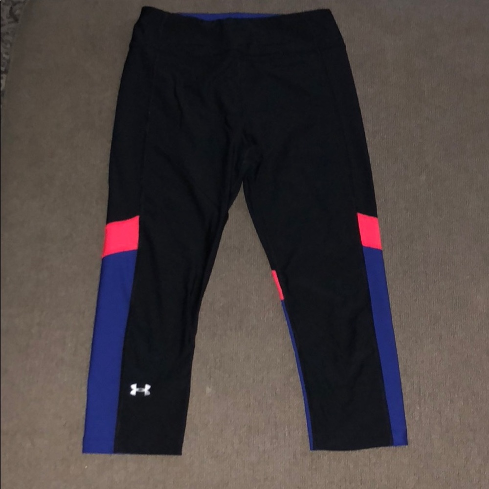 Women’s cropped under armour heat gear